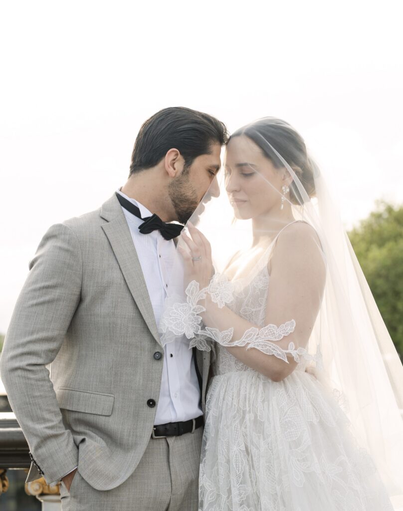 elegant couples photography Texas
the woodlands Texas wedding venues elegant reception